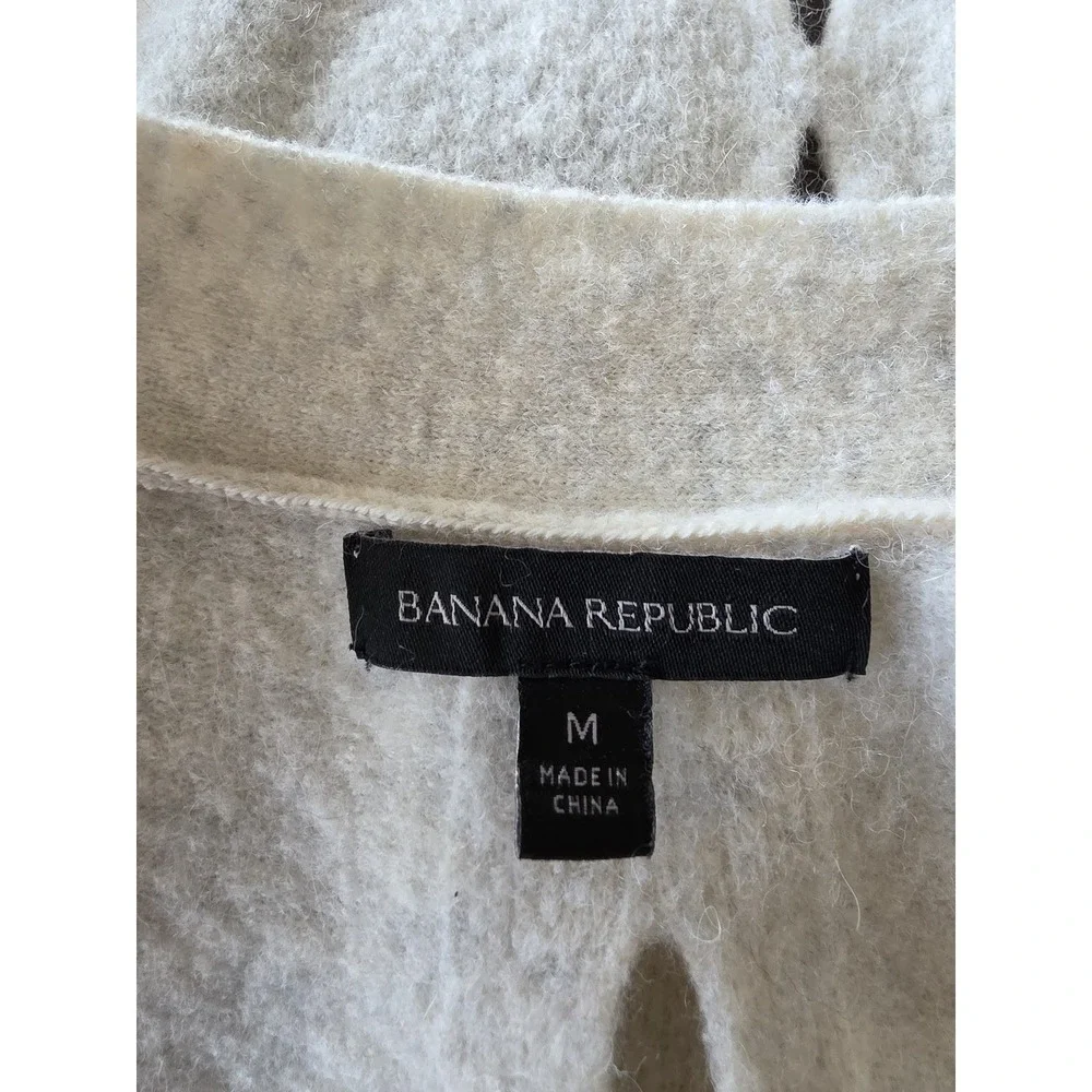 Banana Republic brand banana